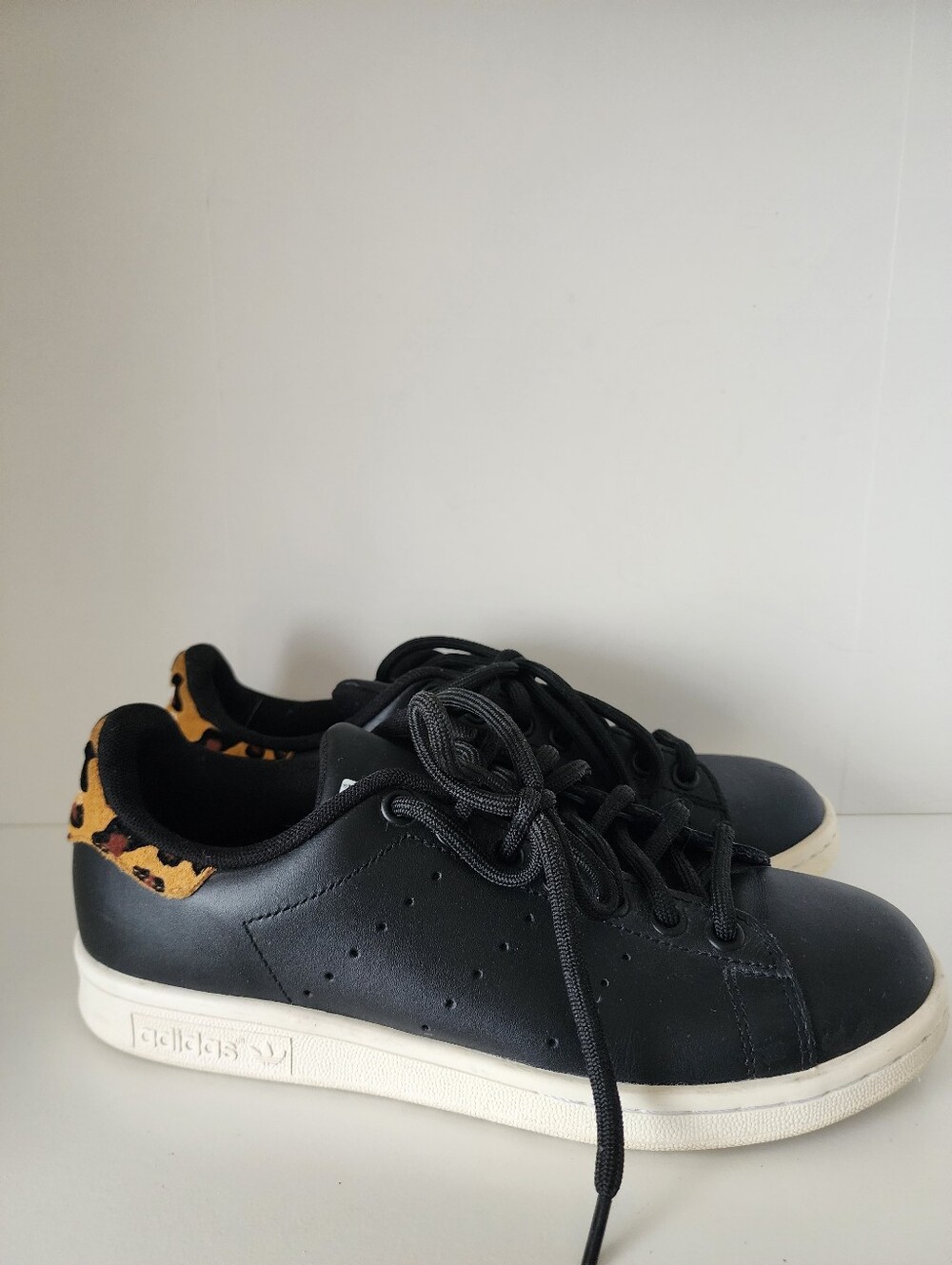 Rare Adidas Stan Smith Black Leopard Print Sneakers Mismatched Size Pair - Picture 5 of 13